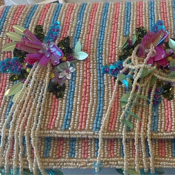 Beaded decorative handbag. Snap closure! New tags - Picture 4 of 5
